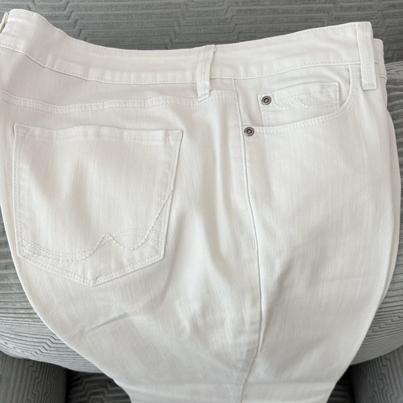 NYDJ White Straight Ankle 5 Pocket Jeans. Stitch Detailing. Size 16 - Picture 2 of 10